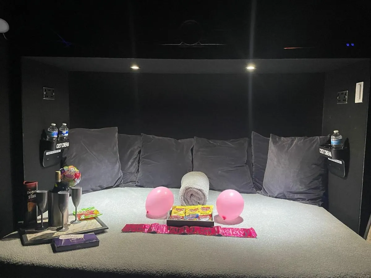 Campsite Cosy Cinema Hotel Cardiff United Kingdom