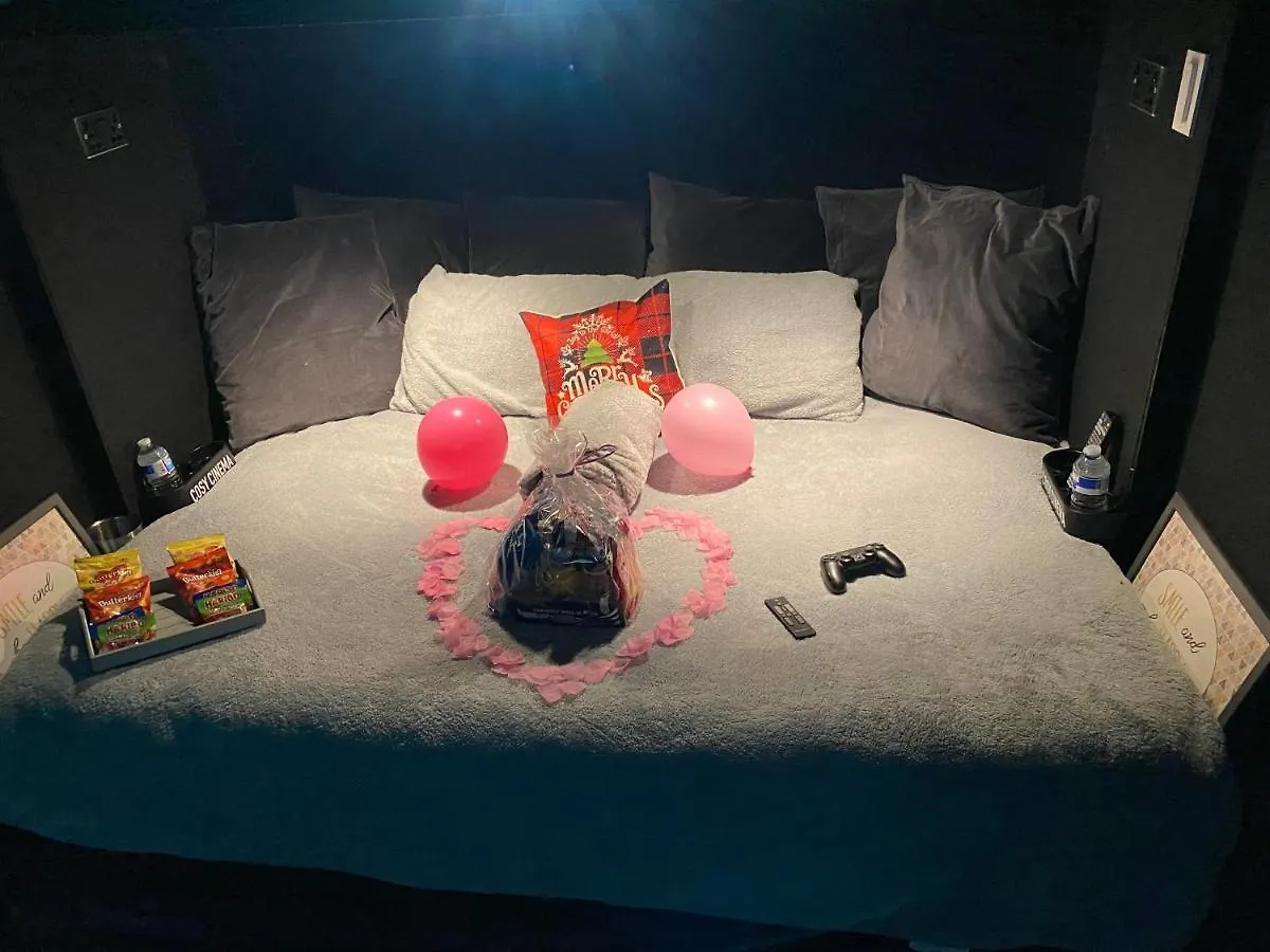 Campsite Cosy Cinema Hotel Cardiff